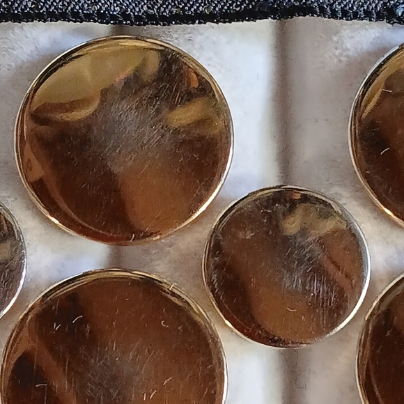 Foreman & Clark Gold Blazer Buttons 12 6-Large 6-Small + 1 Large Plastic - Picture 2 of 4